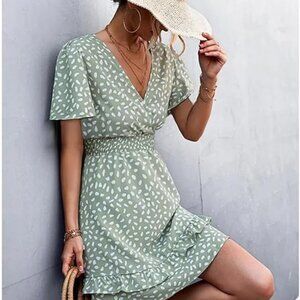 Green Hubery V- Neck Flare Sleeve Smock Waist Ruffle Layered Mini Dress Size M